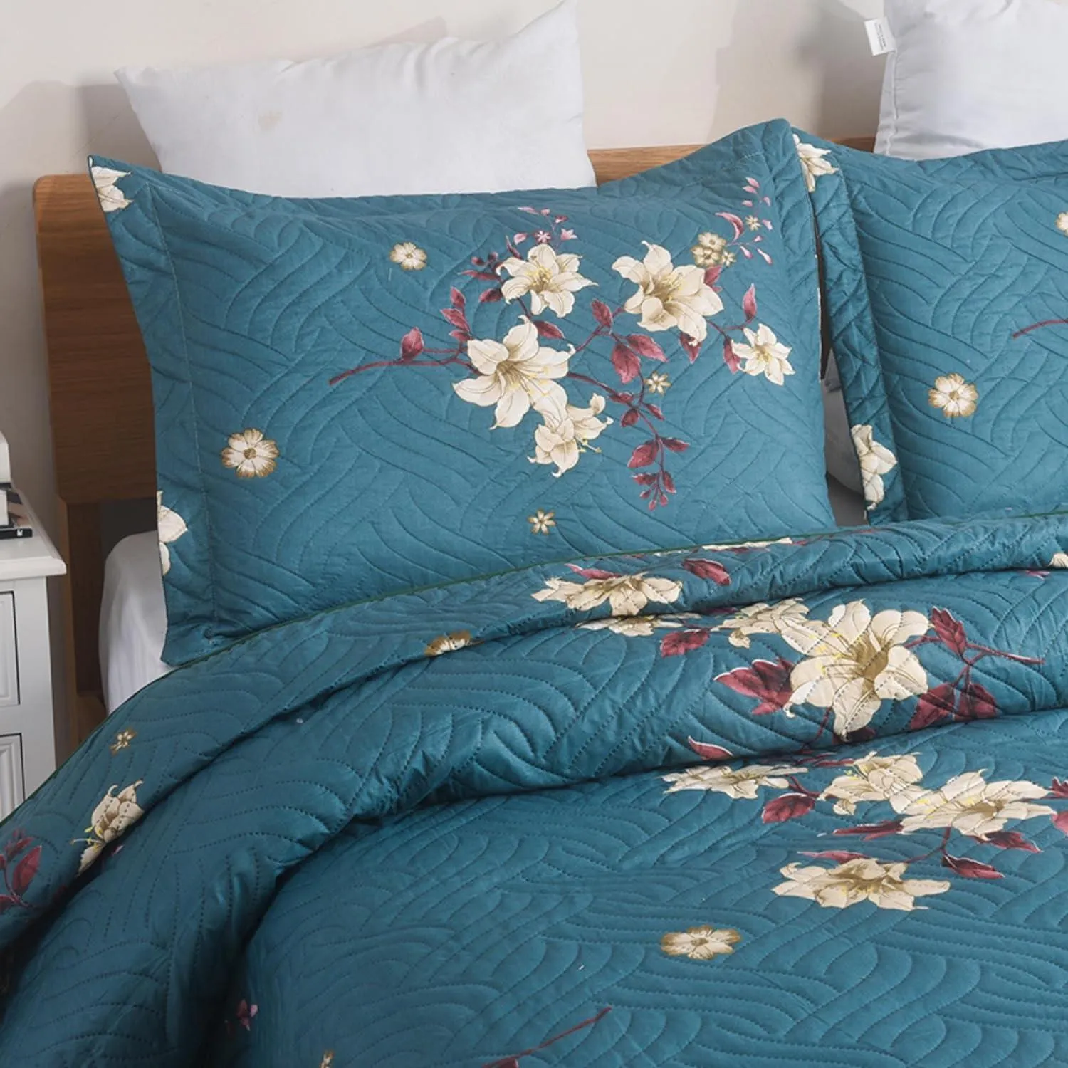 3-Piece Reversible Quilted Bedspread Set (220x240cm)