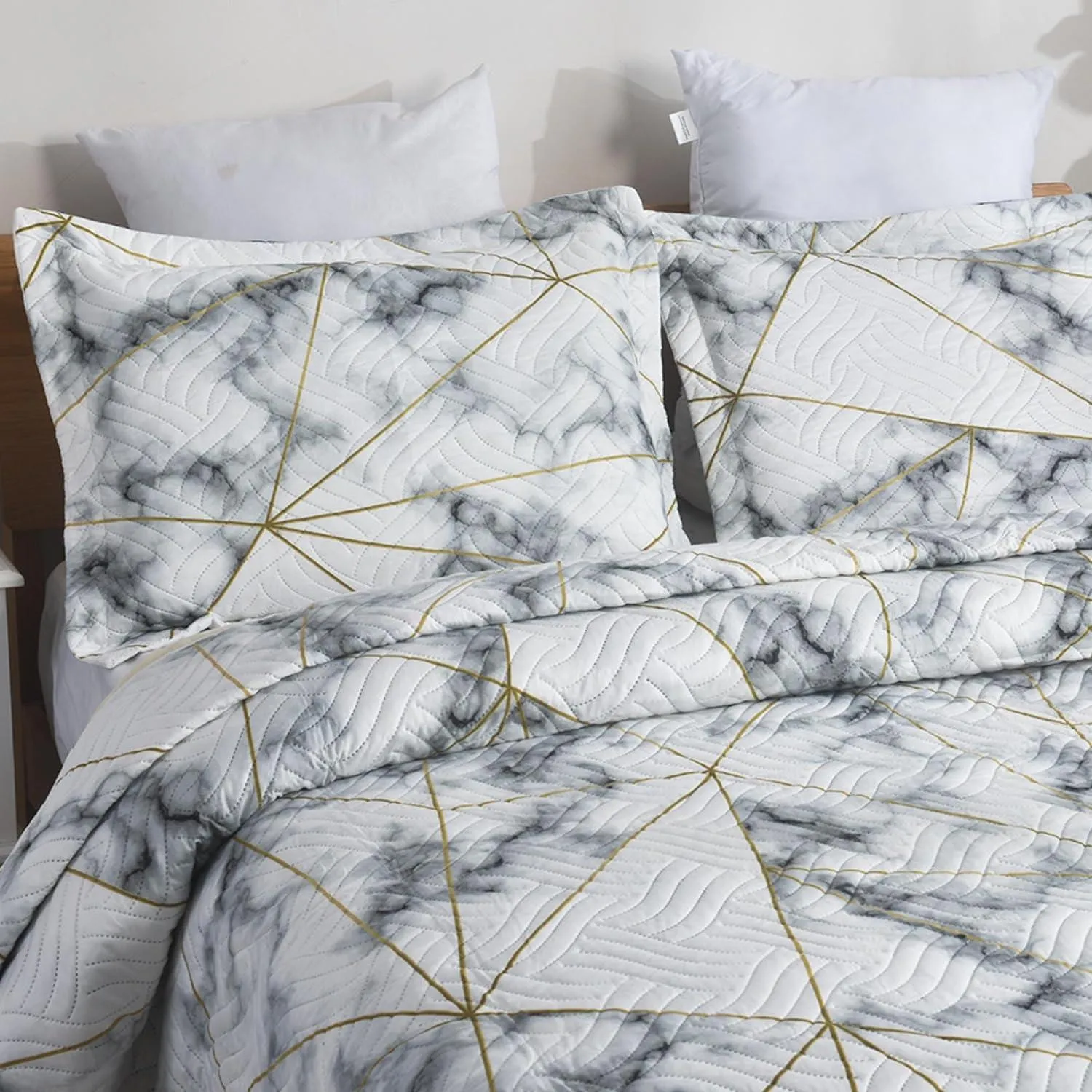 3-Piece Reversible Quilted Bedspread Set (220x240cm)