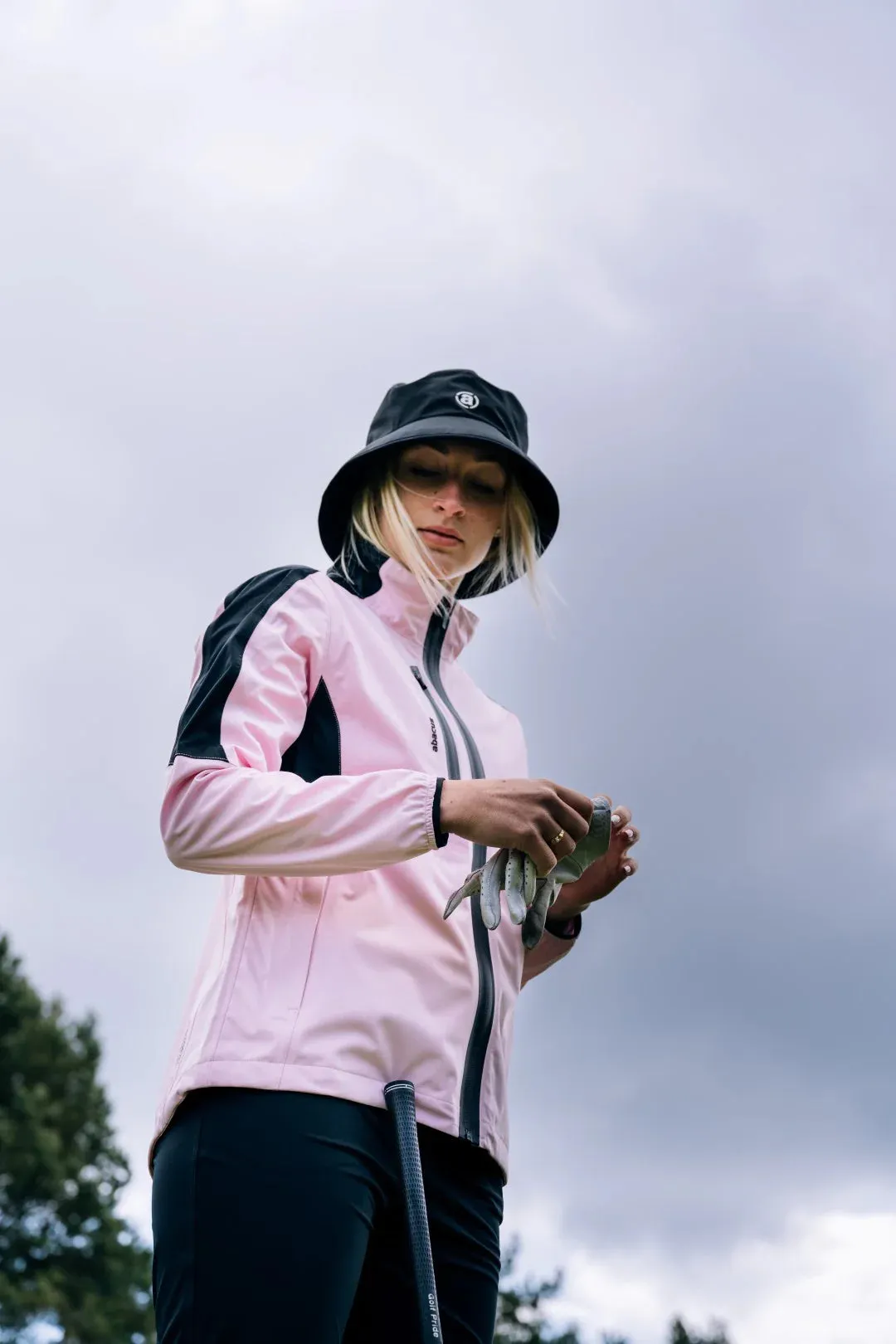 Abacus Sports Wear:  Women's Bounce Rain Jacket - Begonia