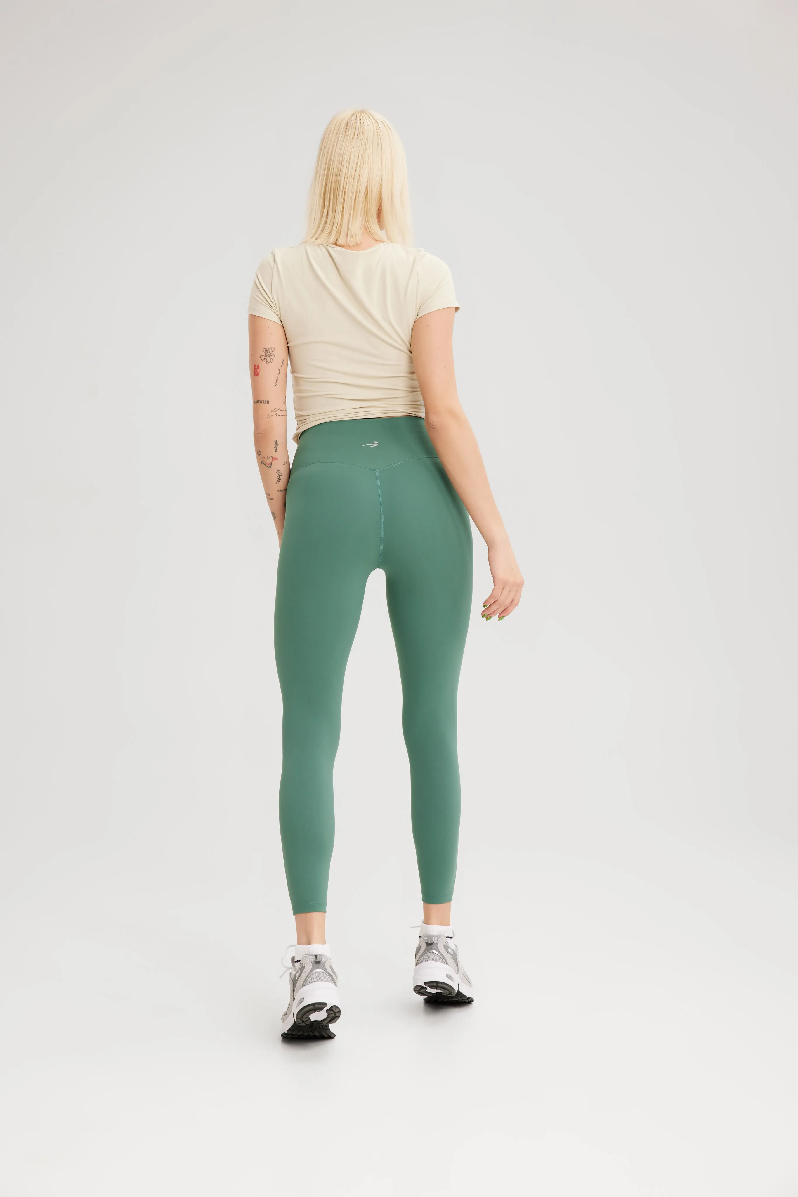 EKJ Seamless Contour Leggings in Lush Myrtle